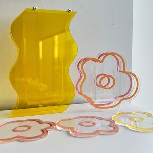 A set of beautiful vase & coaster